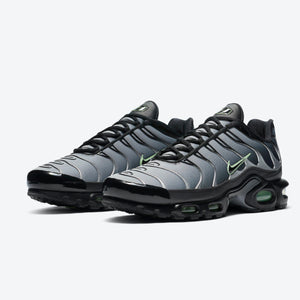 Nike Air Max Plus
Black Particle Grey Vapour Green