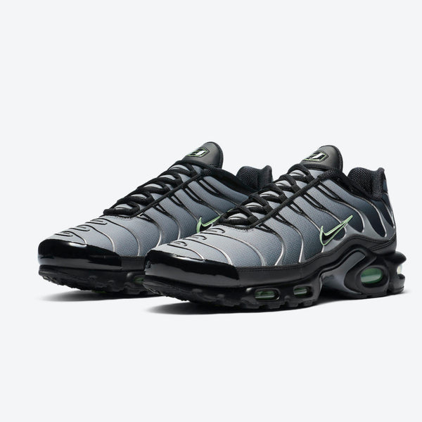 Nike Air Max Plus
Black Particle Grey Vapour Green