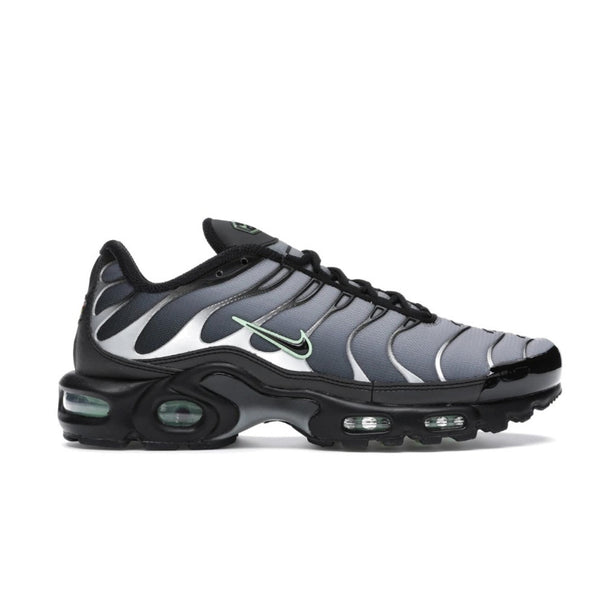Nike Air Max Plus
Black Particle Grey Vapour Green